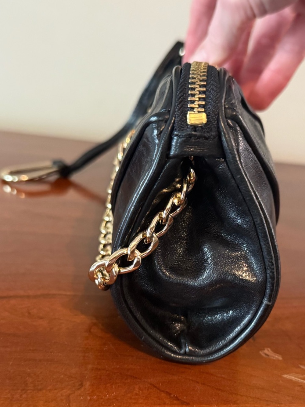 Vintage Kooba Oversized Leather Barrel Clutch w/ Wristlet & Removable Chain - Picture 4 of 10